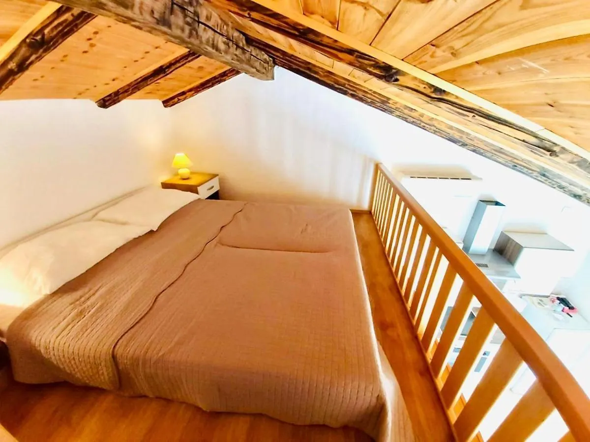 Classic Attic Apartment Supetarska Draga Kroatien